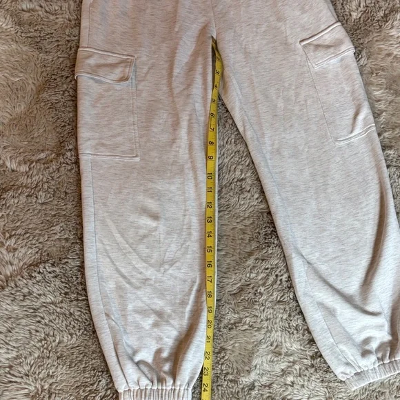 Varley Cargo DoubleSoft Knit High Rise 25" Jogger Pants - Picture 4 of 4